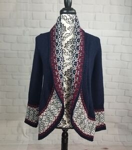 Beluga size small open front long sleeve sweater